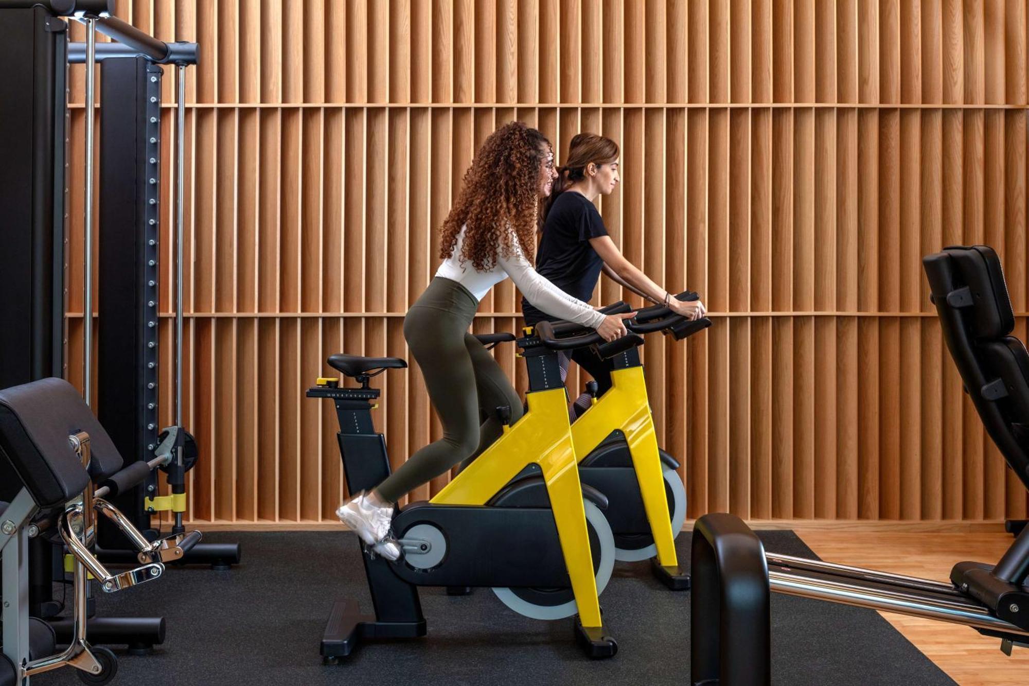 하얏트 리젠시 리야드 올라야 외부 사진 Indoor cycling
