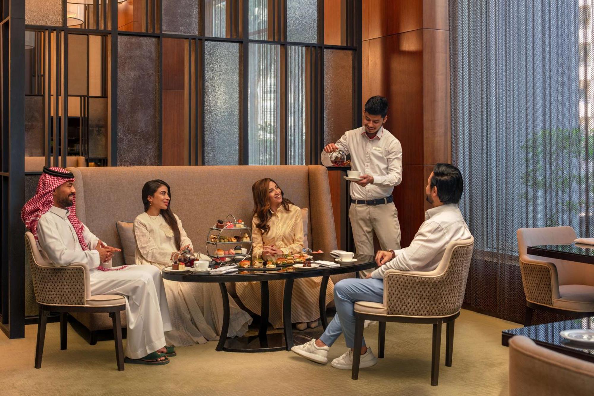 하얏트 리젠시 리야드 올라야 외부 사진 The Lounge at the Ritz-Carlton, Riyadh